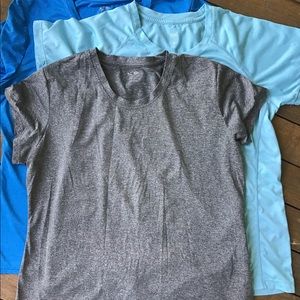 Women’s total of 3 shirts all size extra large